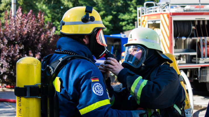 Was ist der Unterschied zwischen Feuerwehr und THW?